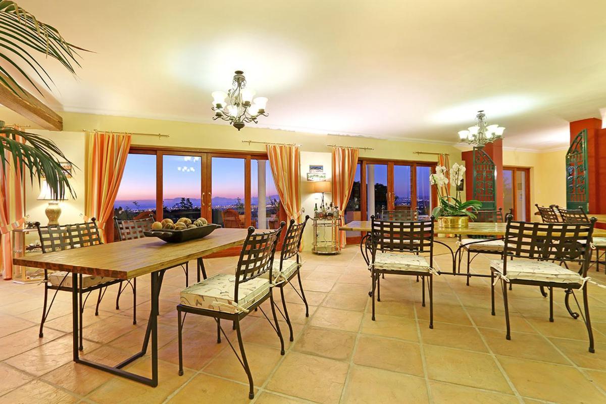 Apricot Gardens Guesthouse Gordonʼs Bay Dış mekan fotoğraf