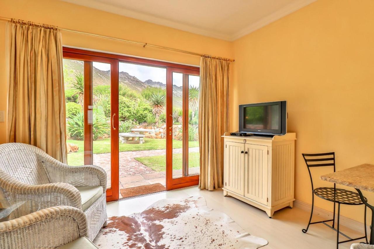 Apricot Gardens Guesthouse Gordonʼs Bay Dış mekan fotoğraf