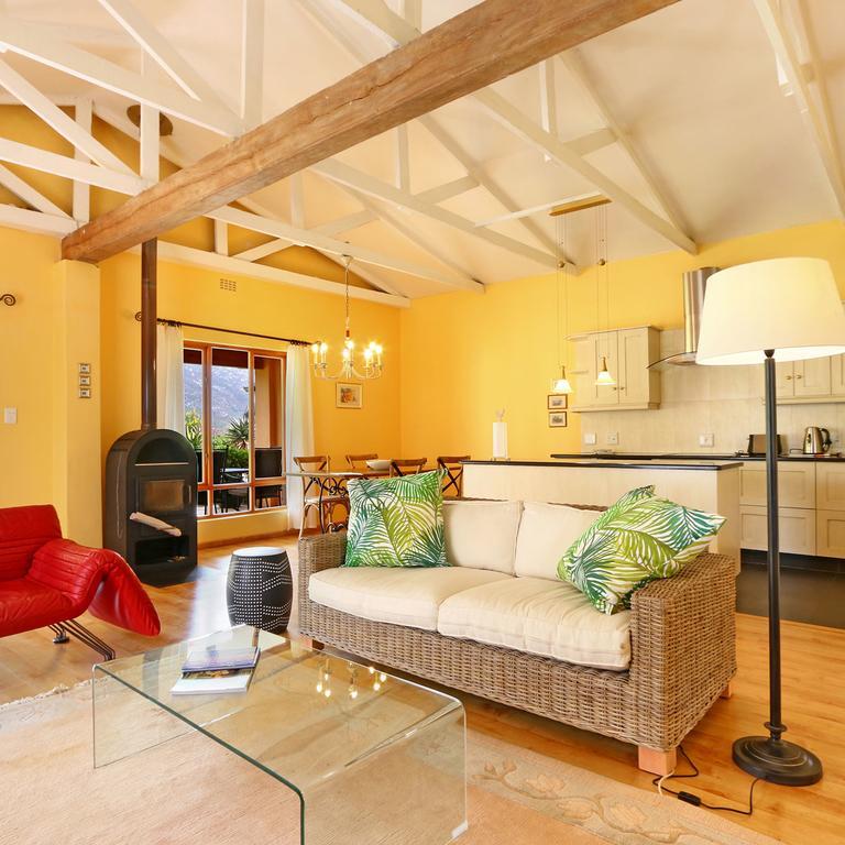 Apricot Gardens Guesthouse Gordonʼs Bay Dış mekan fotoğraf